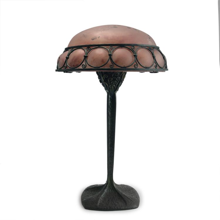 Hauptbild zu Objekt, Table light with mouting by Edgar Brandt, 1922-23, Edgar Brandt, Daum Fr&egrave;res, Nancy, 132B 294