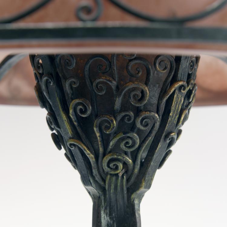 Bild 1 zu Objekt, Table light with mouting by Edgar Brandt, 1922-23, Edgar Brandt, Daum Fr&egrave;res, Nancy, 132B 294