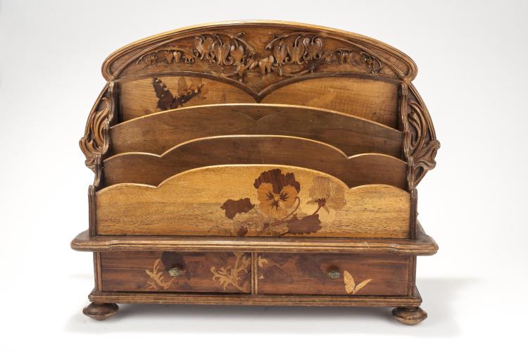 Bild 1 zu Objekt, Magazine rack, c1900, Gall&eacute;, Emile, Nancy, 132B 567