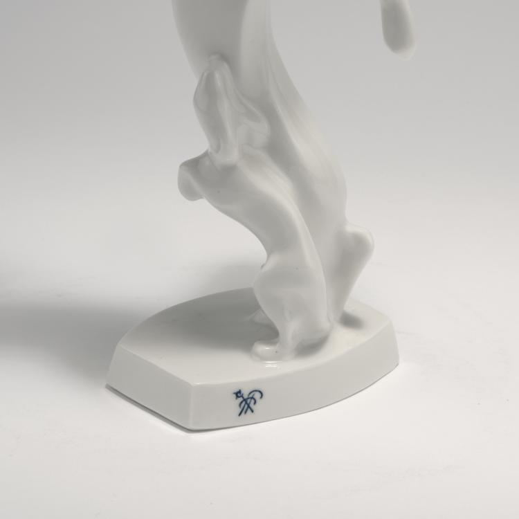 Bild 2 zu Objekt, Dancer (Harald Kreuzberg), Wilhelm Andreas, Aelteste Volkstedter Porzellanfabrik AG, Zweigwerk Passau, vorm. Dressel, Kister Co., 132B 687