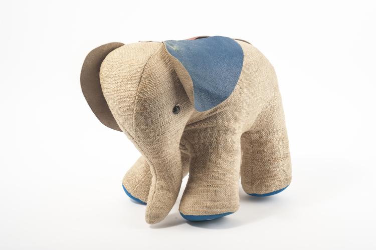Bild 1 zu Objekt, Elefant, 1969, Renate M&uuml;ller, H. Josef Leven KG, Sonneberg, 133A 156