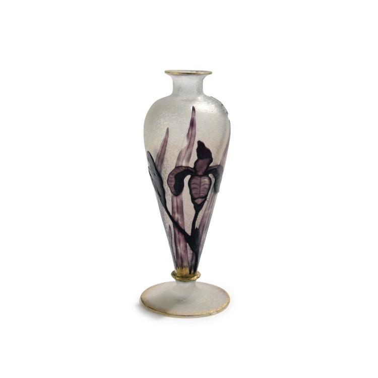 Hauptbild zu Objekt, 'Iris et papillon' vase, 1893, Daum Fr&egrave;res, Nancy, 132B 182