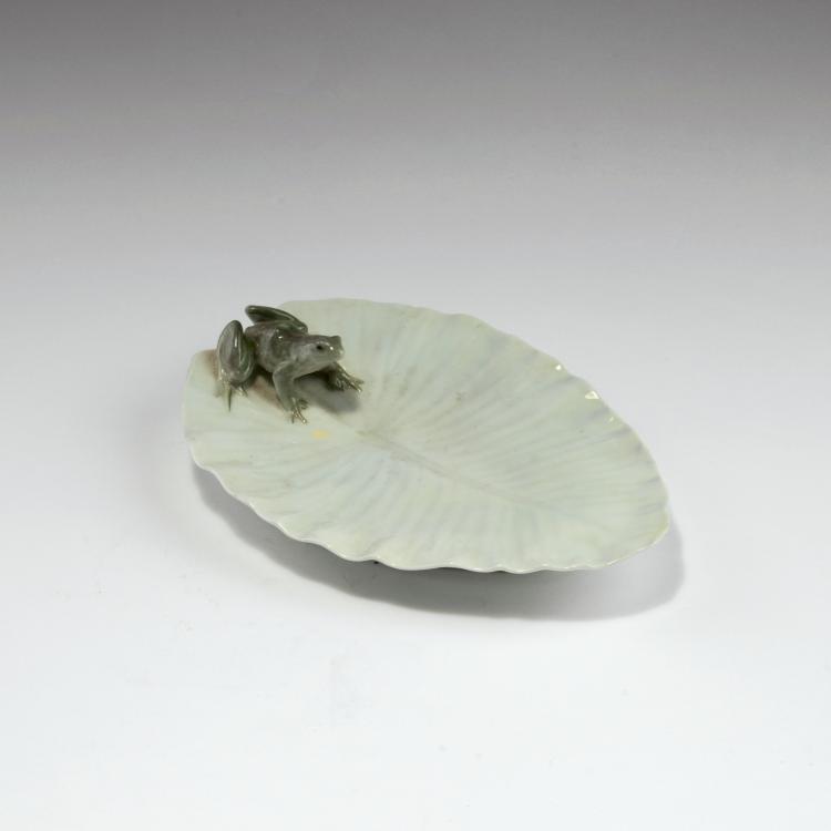 Hauptbild zu Objekt, 'Frog' dish, c1900, Kopenhagen, KPM, 138B 511