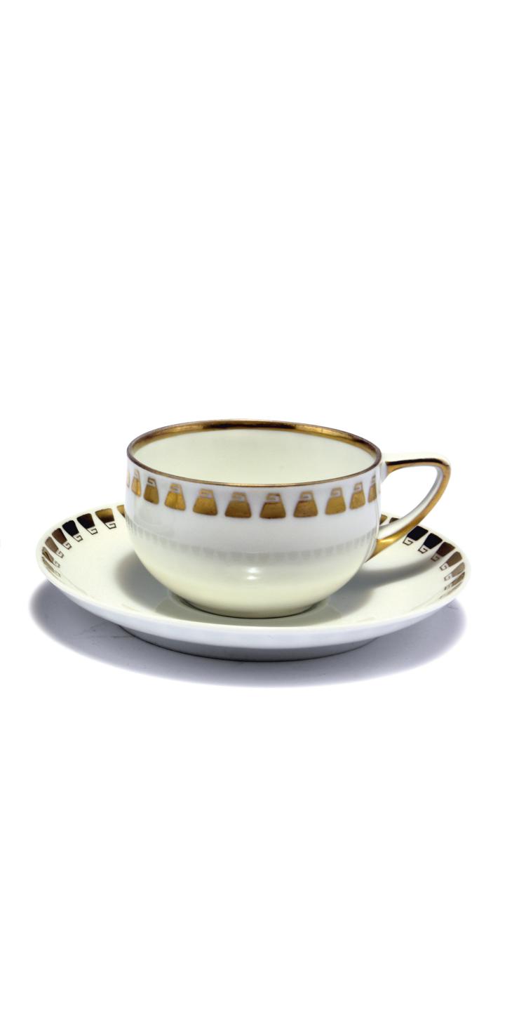Bild 2 zu Objekt, Two tea cups with saucers, c1906, Henry van de Velde, Beyer & Bock, Rudolstadt-Volkstedt, 132B 743