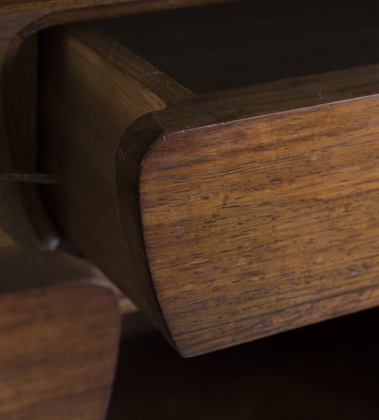 Bild 1 zu Objekt, Kleines Buffet, um 1910, Majorelle, Louis, Nancy, 132B 574