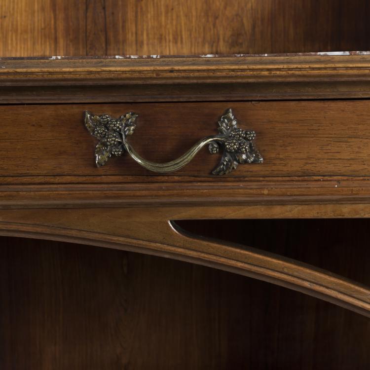 Bild 6 zu Objekt, Kleines Buffet, um 1910, Majorelle, Louis, Nancy, 132B 574