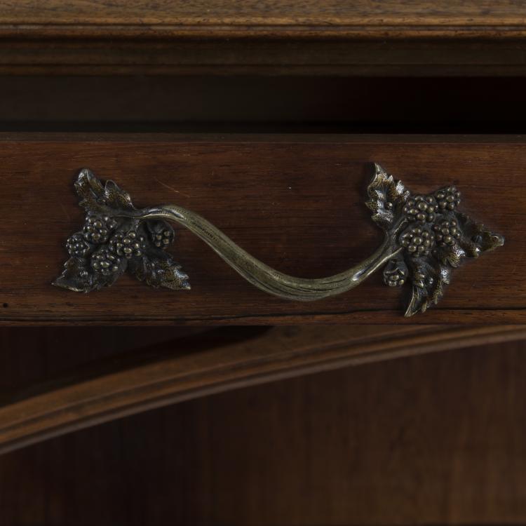 Bild 10 zu Objekt, Kleines Buffet, um 1910, Majorelle, Louis, Nancy, 132B 574