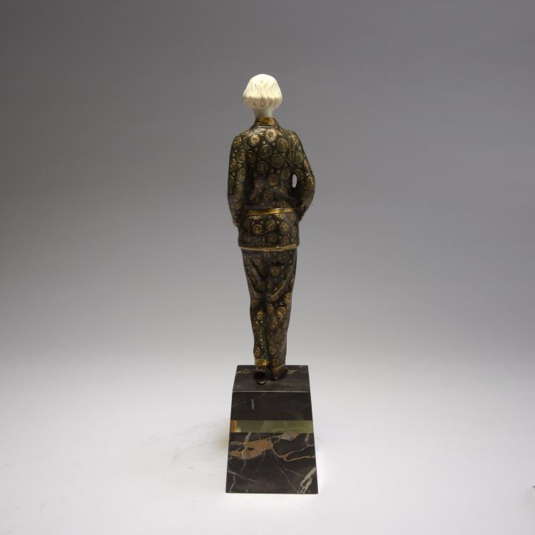 Bild 3 zu Objekt, Lady wearing pyjamas, 1920s, Georges Rigot, 132B 669