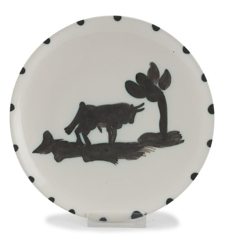 Hauptbild zu Objekt, 'Taureau sous l'arbre' plate, 1952, Pablo Picasso, 132A 23