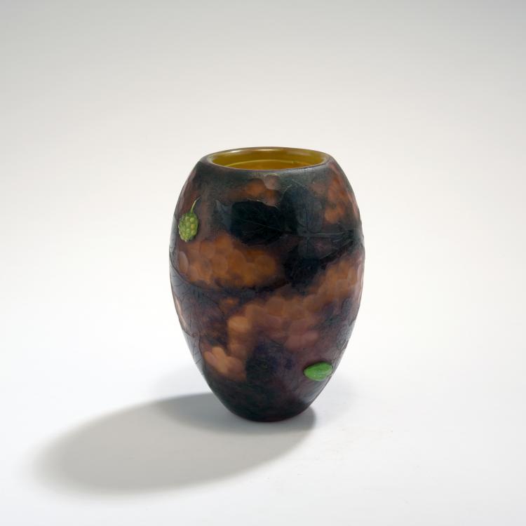 Bild 1 zu Objekt, 'M&ucirc;res' vase, 1904, Daum Fr&egrave;res, Nancy, 132B 215