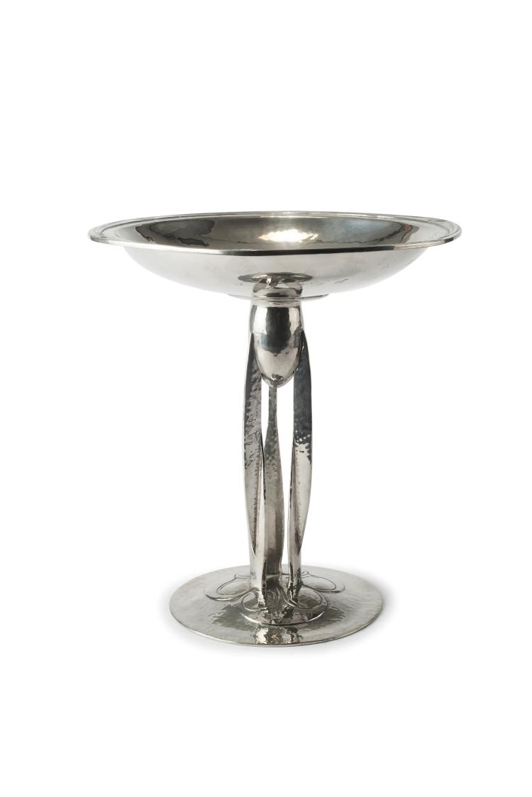 Hauptbild zu Objekt, Aufsatzschale, 1902-05, Archibald Knox, Liberty & Co., London; Haseler, W. H., Birmingham, 132B 885