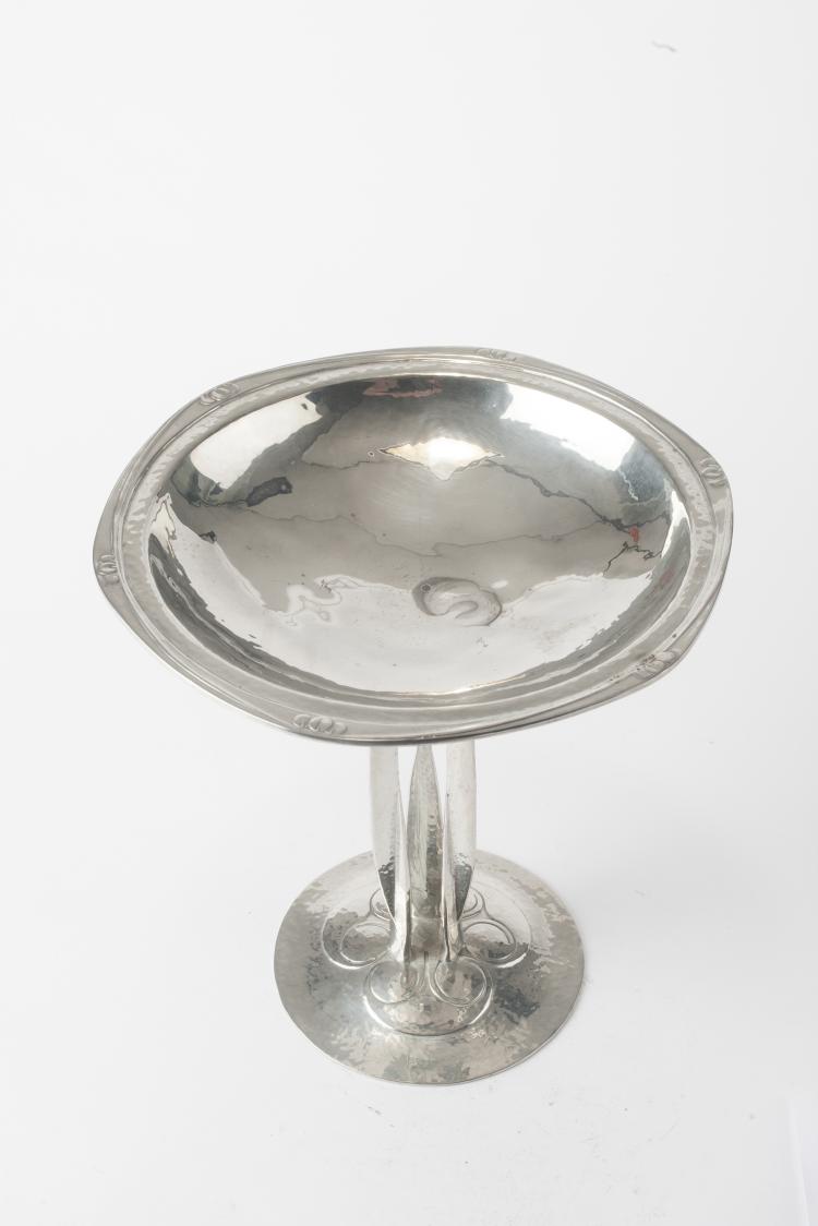 Bild 2 zu Objekt, Aufsatzschale, 1902-05, Archibald Knox, Liberty & Co., London; Haseler, W. H., Birmingham, 132B 885