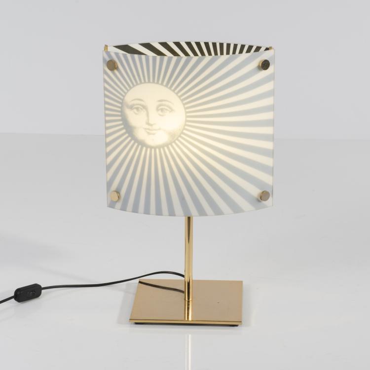Bild 3 zu Objekt, 'Sole' table light, c1995, Barnaba Fornasetti, Antonangeli Illuminazione, Paderno Dugnano/ Mailand; Fornasetti, Mailand, 133B 598