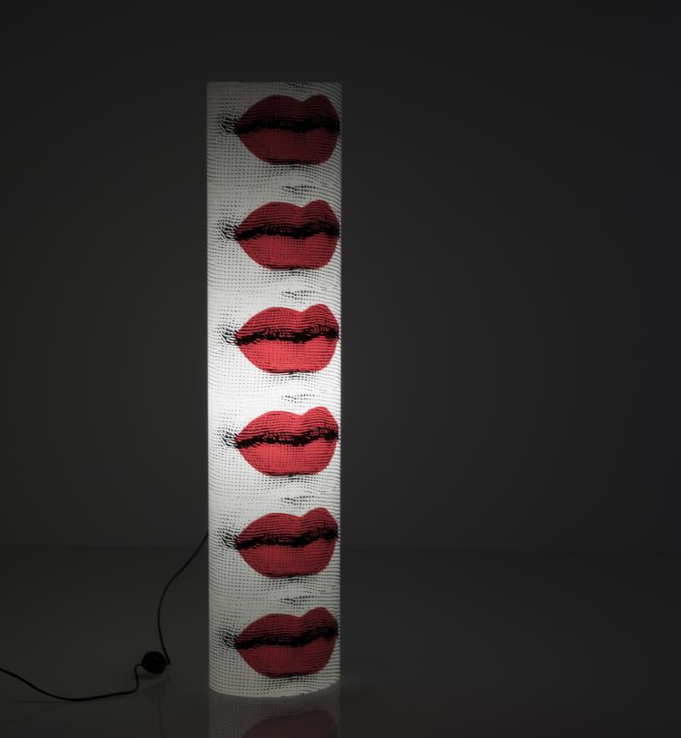 Bild 1 zu Objekt, 'Bocca grande' floor lamp, c1995, Barnaba Fornasetti, Antonangeli Illuminazione, Paderno Dugnano/ Mailand; Fornasetti, Mailand, 133B 602