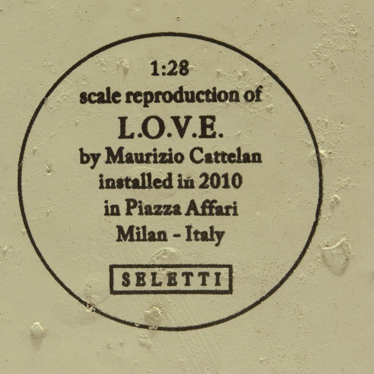 Bild 4 zu Objekt, 'L.O.V.E.', 2014, Maurizio Cattelan, 132A 73