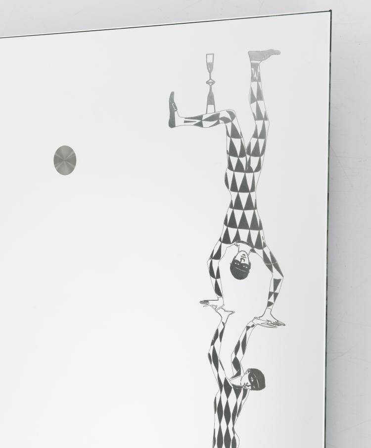 Bild 2 zu Objekt, Tall illuminated 'Arlecchino' mirror, 2000s, Barnaba Fornasetti, Fornasetti, Mailand; Antonangeli Illuminazione, Paderno Dugnano/ Mailand, 133B 604