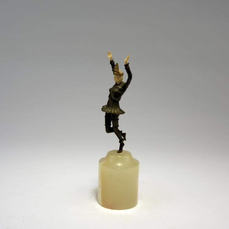 Bild 1 zu Objekt, Dancer with headdress, 1920s, Josef Lorenzl, 132B 641