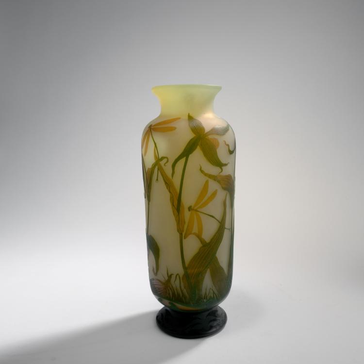 Bild 1 zu Objekt, Vase 'Orchid&eacute;es oranges (Crypripedium) et libellules', 1911, Daum Fr&egrave;res, Nancy, 132B 267