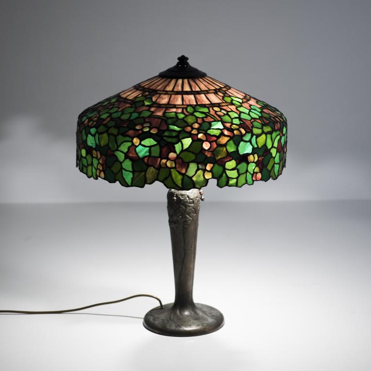 Bild 1 zu Objekt, Tischleuchte 'Grapes', um 1900, Handel & Co., Meriden, Connecticut, 132B 543