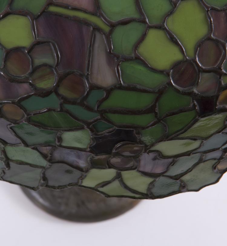 Bild 4 zu Objekt, Tischleuchte 'Grapes', um 1900, Handel & Co., Meriden, Connecticut, 132B 543