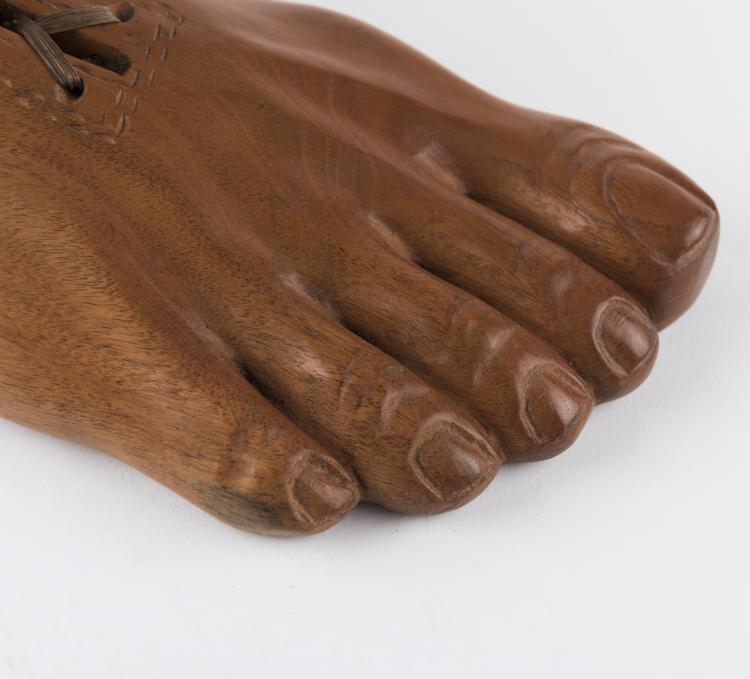 Bild 1 zu Objekt, 'Hommage &agrave; Magritte', 20. Jahrhundert, Ren&eacute; Magritte, MaM (Mus&eacute;e d&acute;Art Moderne), 132A 106