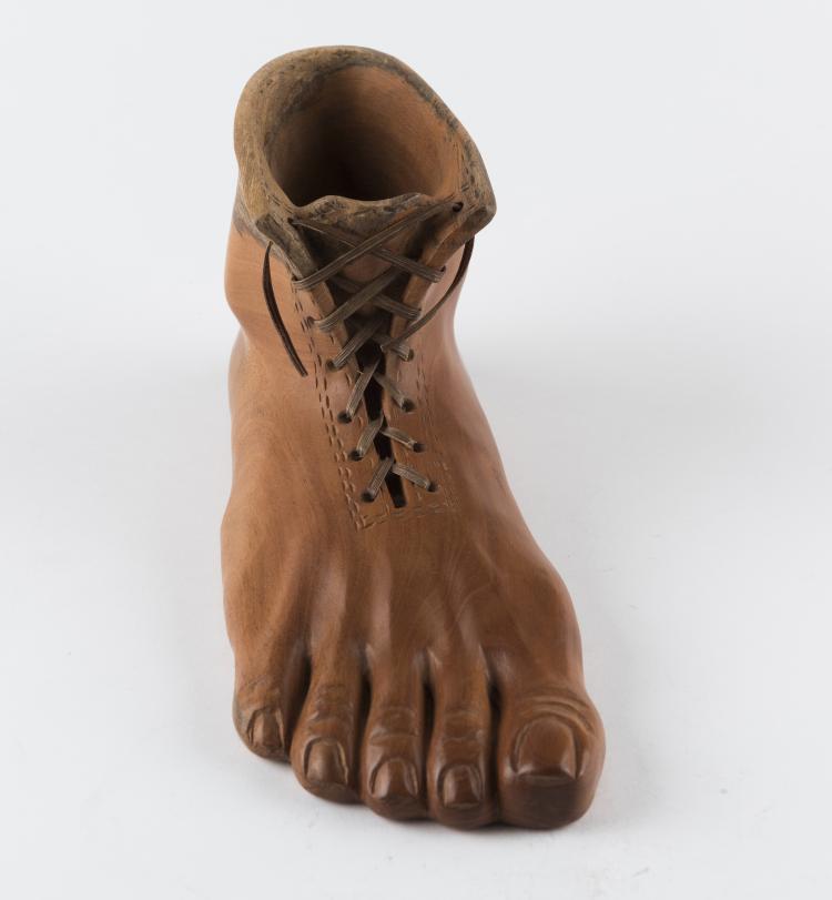 Bild 3 zu Objekt, 'Hommage &agrave; Magritte', 20. Jahrhundert, Ren&eacute; Magritte, MaM (Mus&eacute;e d&acute;Art Moderne), 132A 106