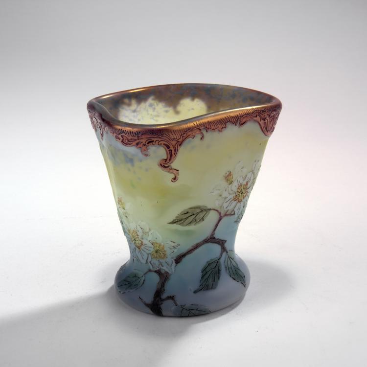 Hauptbild zu Objekt, Vase 'Fleurs de pommier', 1900-14, Legras & Cie., Saint-Denis, 132B 418