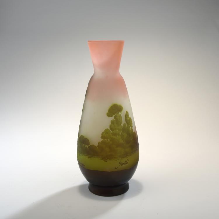 Bild 1 zu Objekt, 'Paysage lacustre' vase, 1906-14, Gall&eacute;, Emile, Nancy, 132B 369