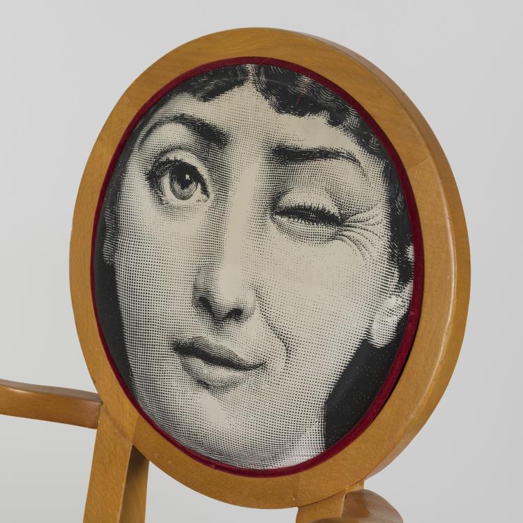 Bild 4 zu Objekt, Zwei Armlehnst&uuml;hle 'Tema e Variazioni', 1990er Jahre, Piero Fornasetti, Galli, G., Italien; Fornasetti, Mailand, 133B 599