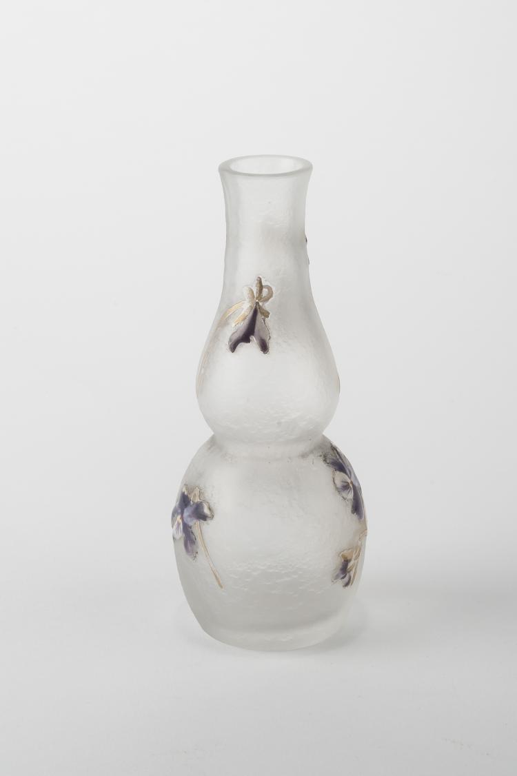 Bild 2 zu Objekt, 'Violettes' vase, 1885-95, Daum Fr&egrave;res, Nancy, 132B 210