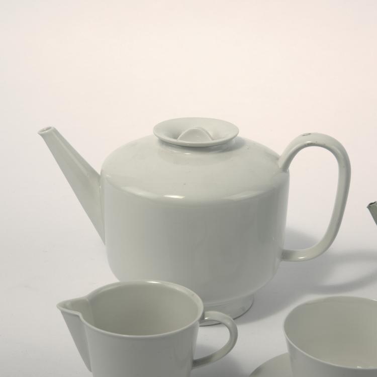 Bild 3 zu Objekt, 'Halle' teaset with tea extract pot, 1929/30, Marguerite Friedlaender-Wildenhain, Burg Giebichenstein, 133A 26