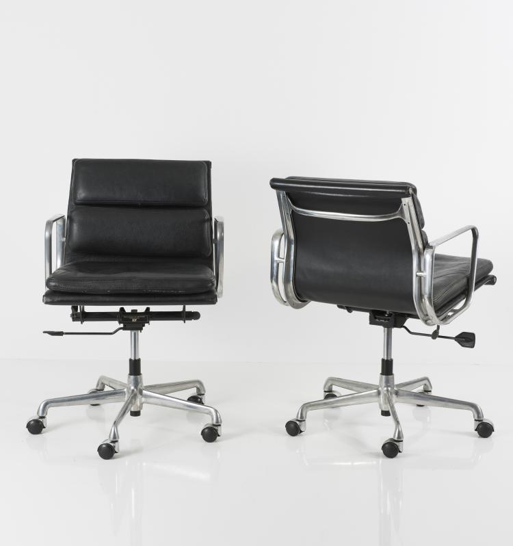 Bild 1 zu Objekt, Two 'Soft pad' armchairs, 1969, ICF Cadsana, Mailand; Miller, Herman, Zeeland, 133B 505