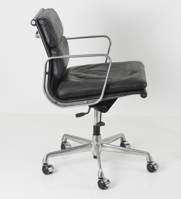 Bild 3 zu Objekt, Two 'Soft pad' armchairs, 1969, ICF Cadsana, Mailand; Miller, Herman, Zeeland, 133B 505