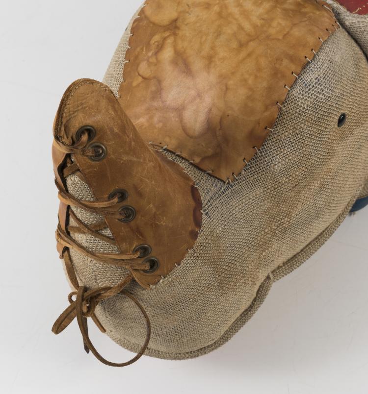 Bild 1 zu Objekt, Nashorn, 1967 , Renate M&uuml;ller, M&uuml;ller, Renate; H&auml;usler, Helene, 133A 139