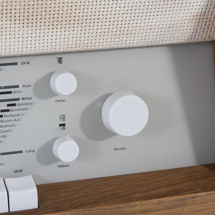 Bild 2 zu Objekt, Radio 'Stereo-Tischsuper RC8 TS 3', 1958, Herbert Hirche, Braun AG, Frankfurt am Main, 133A 111