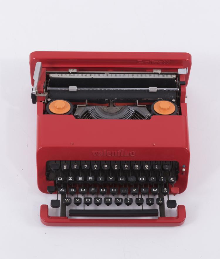 Bild 1 zu Objekt, Schreibmaschine 'Valentine S', 1969, Ettore Sottsass, Olivetti, Ivrea, 133B 494