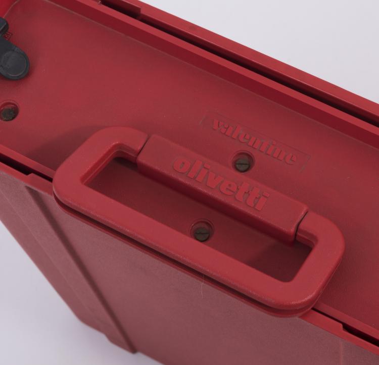 Bild 7 zu Objekt, Schreibmaschine 'Valentine S', 1969, Ettore Sottsass, Olivetti, Ivrea, 133B 494