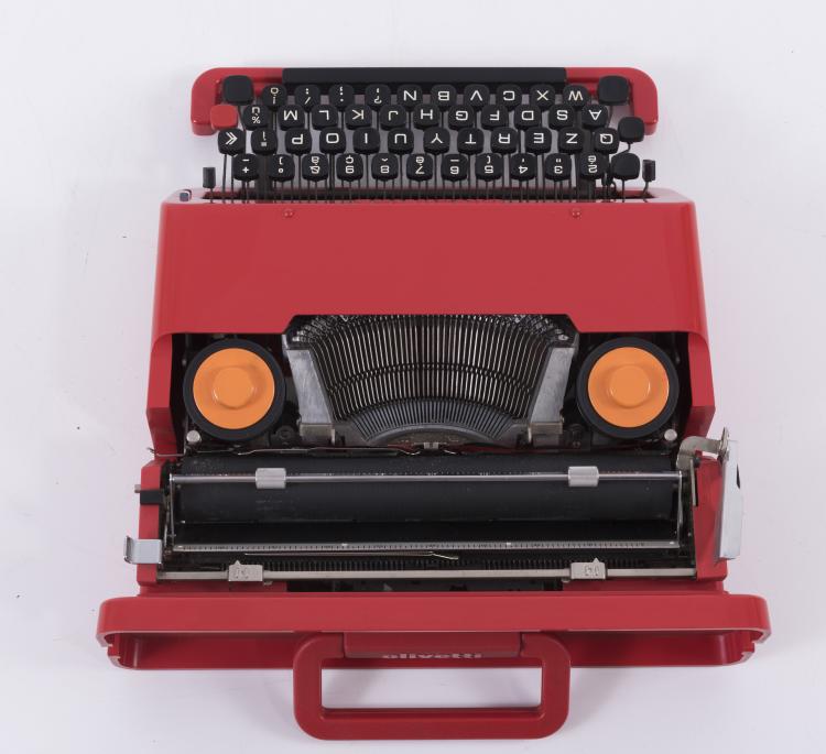 Bild 9 zu Objekt, Schreibmaschine 'Valentine S', 1969, Ettore Sottsass, Olivetti, Ivrea, 133B 494