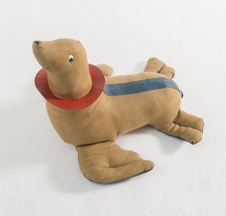 Bild 1 zu Objekt, Seehund, 1971, Renate M&uuml;ller, H. Josef Leven KG, Sonneberg, 133A 138