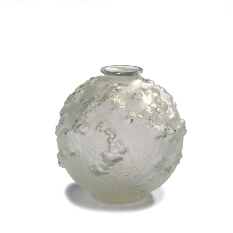 Hauptbild zu Objekt, Vase 'Druide' - 'Gui de ch&ecirc;ne', 1924 , Lalique, Ren&eacute;, Wingen-sur-Moder, 132B 397