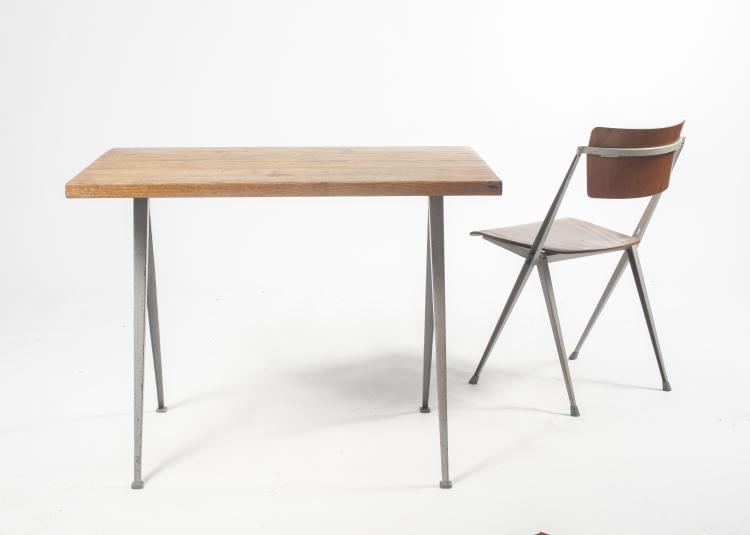 Bild 1 zu Objekt, (Schreib-) Tisch 'Pyramid' mit Stuhl 'Pyramid', 1960 , Wim Rietveld, Ahrend Cirkel, Den Haag, 133B 444
