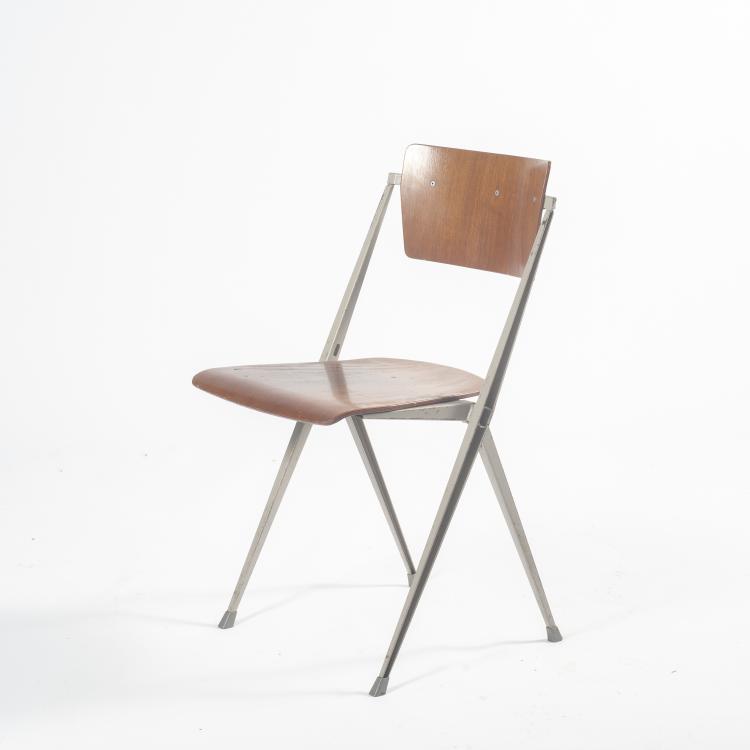 Bild 4 zu Objekt, (Schreib-) Tisch 'Pyramid' mit Stuhl 'Pyramid', 1960 , Wim Rietveld, Ahrend Cirkel, Den Haag, 133B 444