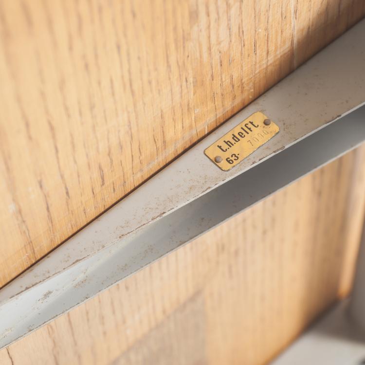 Bild 7 zu Objekt, (Schreib-) Tisch 'Pyramid' mit Stuhl 'Pyramid', 1960 , Wim Rietveld, Ahrend Cirkel, Den Haag, 133B 444