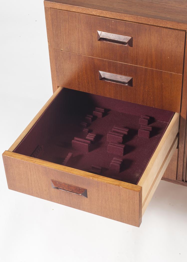 Bild 7 zu Objekt, Zwei Sideboards, 1960er Jahre, Deutsche Werkst&auml;tten, K&ouml;ln, 133A 120