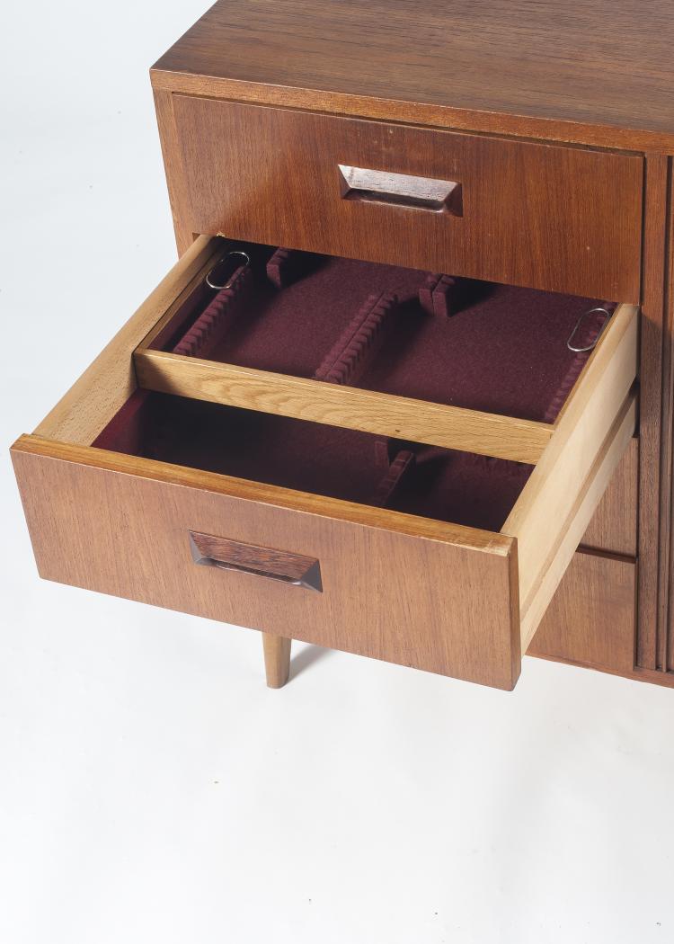 Bild 9 zu Objekt, Zwei Sideboards, 1960er Jahre, Deutsche Werkst&auml;tten, K&ouml;ln, 133A 120