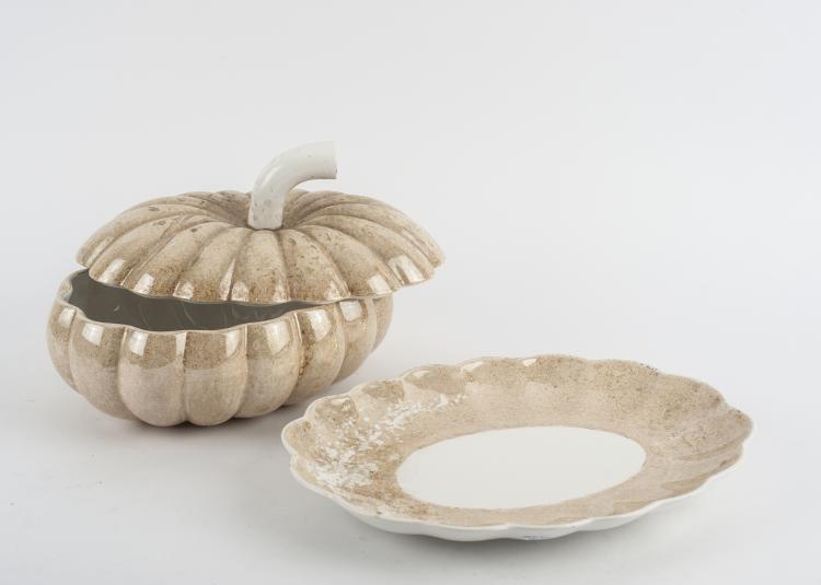 Bild 1 zu Objekt, 'Zucca' bowl with lid and saucer, 1960s, Piero Fornasetti, Fornasetti, Mailand, 133B 574