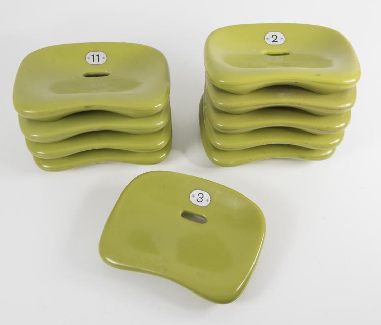 Hauptbild zu Objekt, Zehn Sitzschalen aus dem Olympiastadion M&uuml;nchen, um 1972,  Architektengruppe Olympiapark, WESIFA Stahlrohr GmbH, Bad Oeynhausen, Vlotho, 133A 144