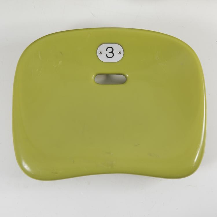 Bild 1 zu Objekt, Zehn Sitzschalen aus dem Olympiastadion M&uuml;nchen, um 1972,  Architektengruppe Olympiapark, WESIFA Stahlrohr GmbH, Bad Oeynhausen, Vlotho, 133A 144