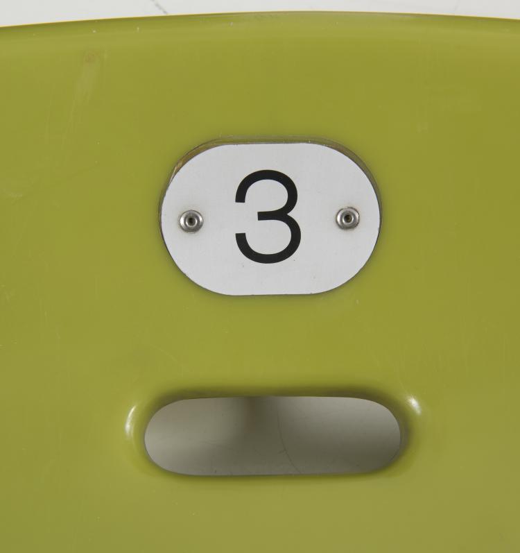 Bild 3 zu Objekt, Zehn Sitzschalen aus dem Olympiastadion M&uuml;nchen, um 1972,  Architektengruppe Olympiapark, WESIFA Stahlrohr GmbH, Bad Oeynhausen, Vlotho, 133A 144