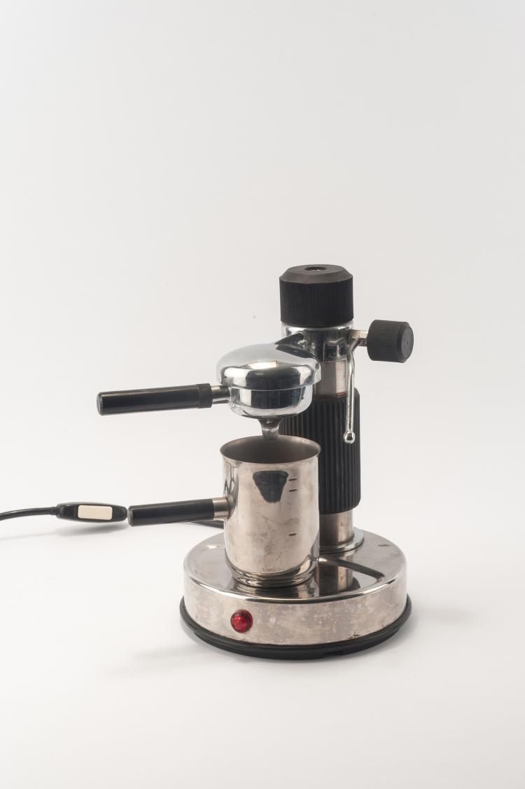Bild 1 zu Objekt, 'A 110 VAP' espresso maker, c1980, AMA, Mailand, 134A 40
